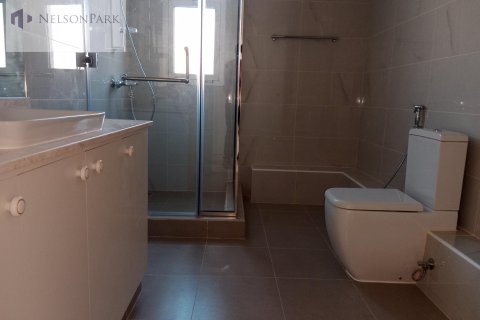 Villa in Sheikh Zayed Road, Dubai 4 bedrooms, 297.3 sq.m. № 8634 - photo 25
