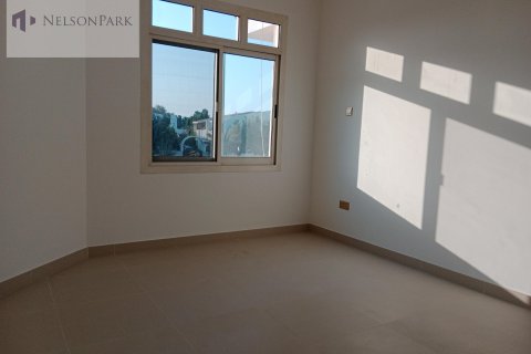 Villa in Sheikh Zayed Road, Dubai 4 bedrooms, 297.3 sq.m. № 8634 - photo 28