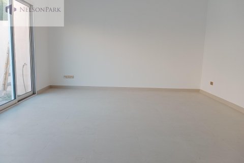 Villa in Sheikh Zayed Road, Dubai 4 bedrooms, 297.3 sq.m. № 8634 - photo 7