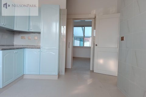Villa in Sheikh Zayed Road, Dubai 4 bedrooms, 297.3 sq.m. № 8634 - photo 13