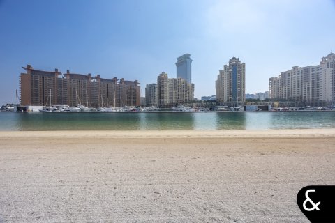 Villa à Palm Jumeirah, Dubai, 6 chambres, 465 m², № 91529 - photo 4