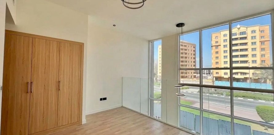 Villa à Dubai, 4 chambres, 78.6 m², № 135202