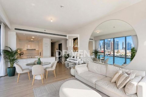 Apartamento en Al Wasl, Dubai, 2 dormitorios, 145.21 m², № 140236 - foto 4