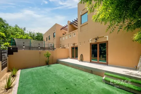 Maison de ville à Al Furjan, Dubai, 3 chambres, 262 m², № 122273