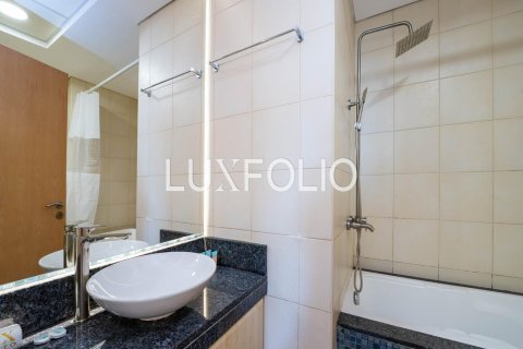 Снять в аренду квартиру в Shoreline Apartments, Пальма Джумейра, Дубай: 2 спальни, 145м², № 46255 - фото 17