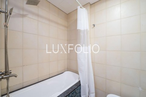Снять в аренду квартиру в Shoreline Apartments, Пальма Джумейра, Дубай: 2 спальни, 145м², № 46255 - фото 20