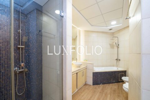Снять в аренду квартиру в Shoreline Apartments, Пальма Джумейра, Дубай: 2 спальни, 145м², № 46255 - фото 19