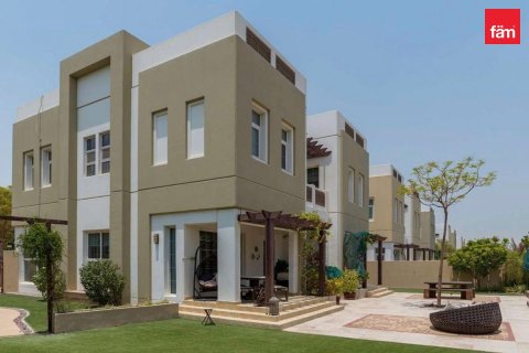 Villa à Dubai, 3 chambres, 622.9 m², № 118753