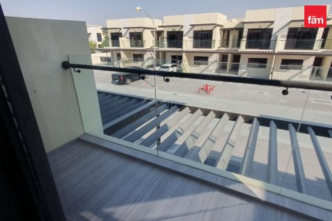 Townhouse in Dubai 4 bedrooms, 180 sq.m. № 139258 - photo 12