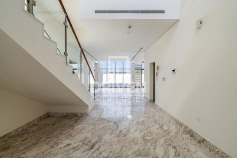 Снять в аренду виллу в District One, Мохаммед Бин Рашид Сити, Дубай: 4 спальни, 744.8м², № 128311 - фото 7