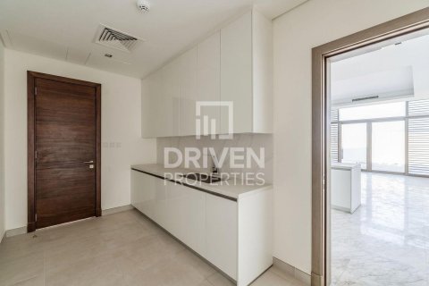 Снять в аренду виллу в District One, Мохаммед Бин Рашид Сити, Дубай: 4 спальни, 744.8м², № 128311 - фото 16