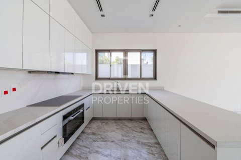 Снять в аренду виллу в District One, Мохаммед Бин Рашид Сити, Дубай: 4 спальни, 744.8м², № 128311 - фото 12