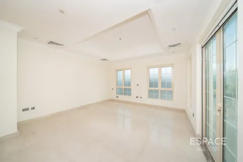 Villa in Jumeirah Islands, Dubai 5 bedrooms, 604 sq.m. № 122926 - photo 5