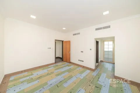 Villa in Jumeirah Islands, Dubai 5 bedrooms, 604 sq.m. № 122926 - photo 10