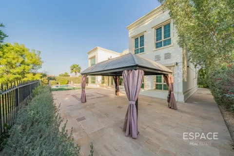 Villa in Jumeirah Islands, Dubai 5 bedrooms, 604 sq.m. № 122926 - photo 18
