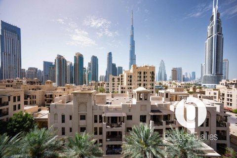 Appartement à Old Town, Dubai, 2 chambres, 126 m², № 101470