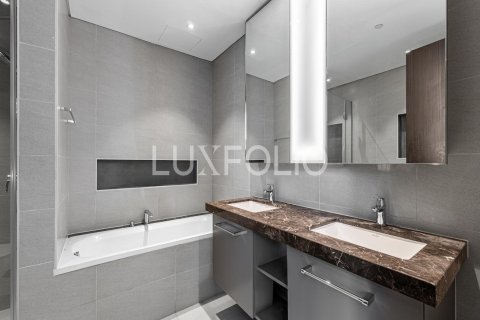 Apartment in BLVD Heights, Downtown Dubai (Downtown Burj Dubai), Dubai 2 bedrooms, 146 sq.m. № 46161 - photo 18