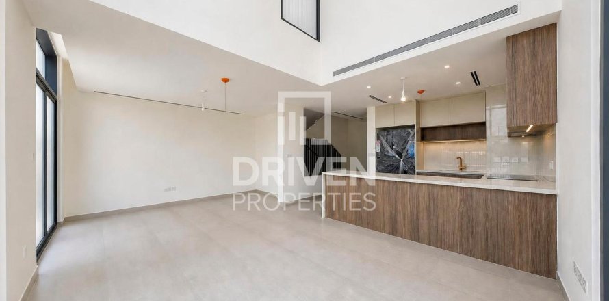 Вилла в Мудоне, Дубай, 4 спальни, 294.22м², № 140526