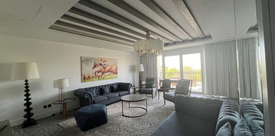 Villa à Dubai, 4 chambres, 965 m², № 95722