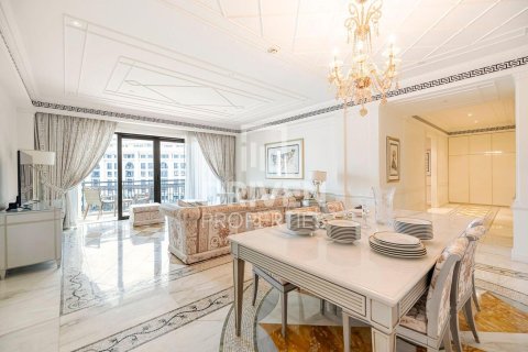 Снять в аренду квартиру в Palazzo Versace, Culture Village, Дубай: 3 спальни, 208.01м², № 128419 - фото 3