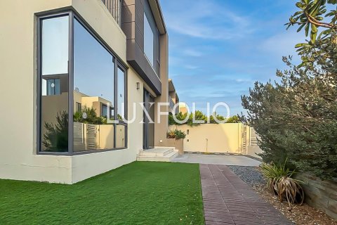 Снять в аренду виллу в Maple at Dubai Hills Estate, Дубай Хилс Эстейт, Дубай: 4 спальни, 299м², № 46366 - фото 2