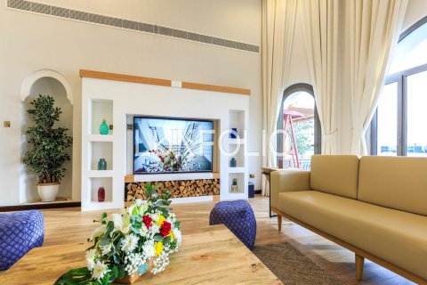 Снять в аренду виллу в Garden Homes, Пальма Джумейра, Дубай: 4 спальни, 622м², № 46363 - фото 19