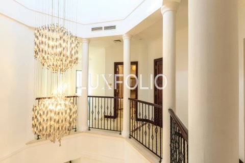Снять в аренду виллу в Garden Homes, Пальма Джумейра, Дубай: 4 спальни, 622м², № 46363 - фото 5