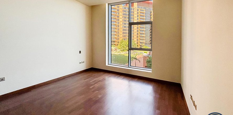 Квартира в Пальме Джумейре, Дубай, 3 спальни, 213м², № 46375
