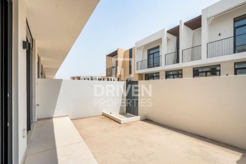 Villa en EMAAR South, Dubai South (Dubai World Central), Dubai, 3 dormitorios, 137.78 m², № 140998 - foto 16