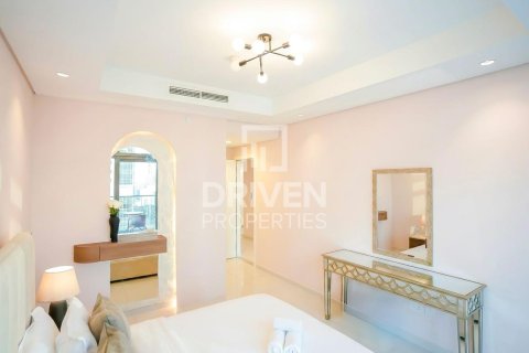 Appartement à Paramount Tower Hotel & Residences, Business Bay, Dubai, 2 chambres, 122.72 m², № 136670 - photo 11