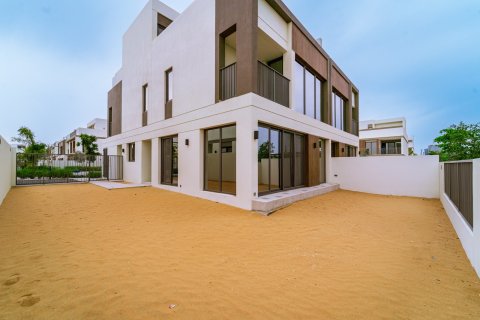 Villa in Dubai Sports City, Dubai 4 bedrooms, 269 sq.m. № 139669 - photo 22