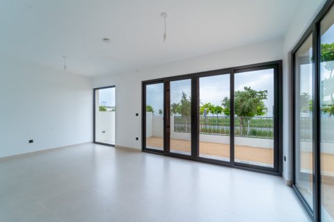 Villa in Dubai Sports City, Dubai 4 bedrooms, 269 sq.m. № 139669 - photo 3