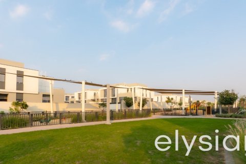 Villa en Al Furjan, Dubai, 3 dormitorios, 238 m², № 37949 - foto 2