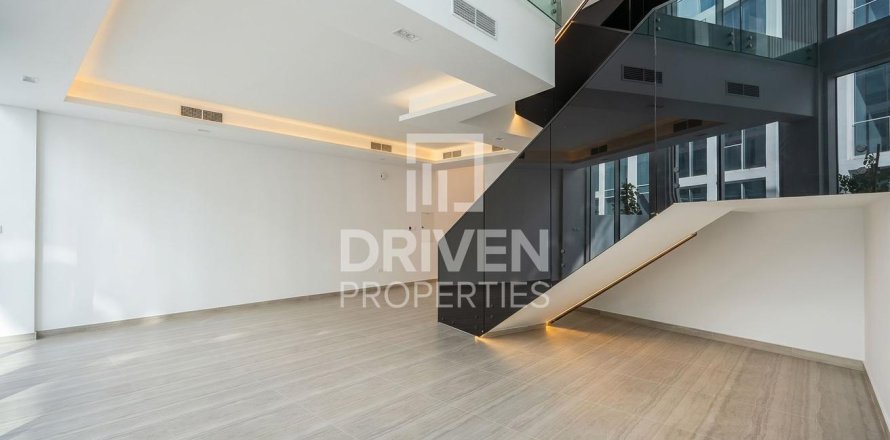 Таунхаус в Аль-Барари, Дубай, 4 спальни, 180.32м², № 128227