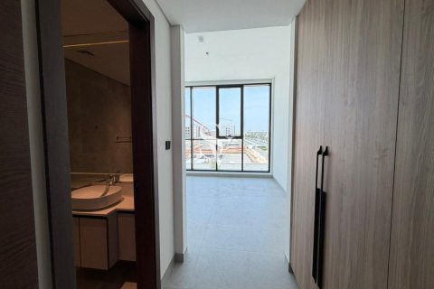 Apartment in Dubai South (Dubai World Central), Dubai 3 bedrooms, 172 sq.m. № 113227 - photo 15