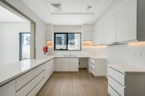 Villa en Murooj Al Furjan, Al Furjan, Dubai, 4 dormitorios, 575 m², № 16016 - foto 13