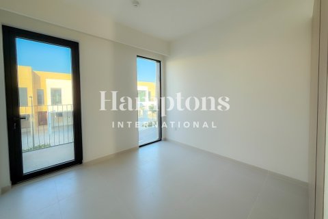 Townhouse in Arabian Ranches 3, Dubai 3 bedrooms, 125.32614700 sq.m. № 124491 - photo 3