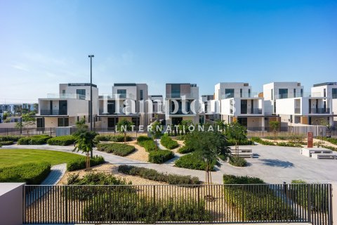Villa en Arabian Ranches 3, Dubai, 4 dormitorios, 447.97826600 m², № 124489 - foto 9