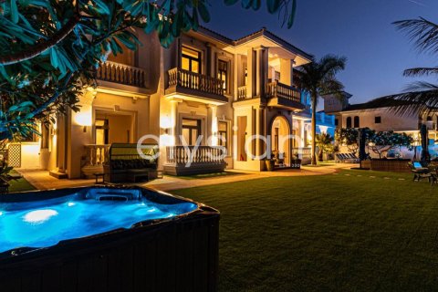 Вилла в Signature Villas, Пальма Джумейра, Дубай, 6 спален, 1245м², № 37933