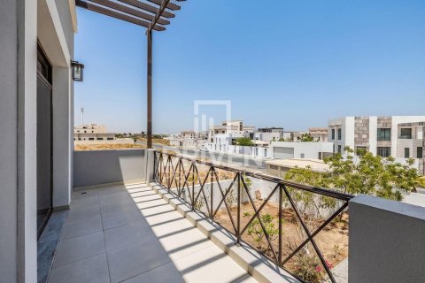 Снять в аренду виллу в Nadd Al Sheba, Дубай: 6 спален, 1468.05м², № 128968 - фото 23