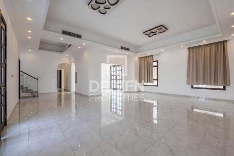 Вилла в Nadd Al Sheba, Дубай, 6 спален, 1468.05м², № 128968