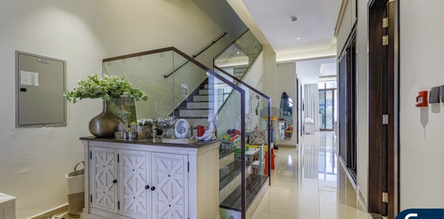 Вилла в Al Furjan, Дубай, 4 спальни, 311м², № 88498