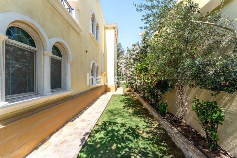 Villa in Legacy, Jumeirah Park, Dubai 4 bedrooms, 403 sq.m. № 43434 - photo 30
