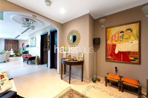Villa in Legacy, Jumeirah Park, Dubai 4 bedrooms, 403 sq.m. № 43434 - photo 24
