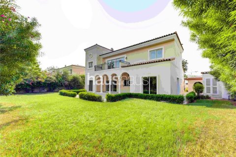 Villa en Dubai Investment Park, Dubai, 5 dormitorios, 577 m², № 43436 - foto 2