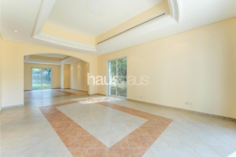 Villa en Dubai Investment Park, Dubai, 5 dormitorios, 577 m², № 43436 - foto 10