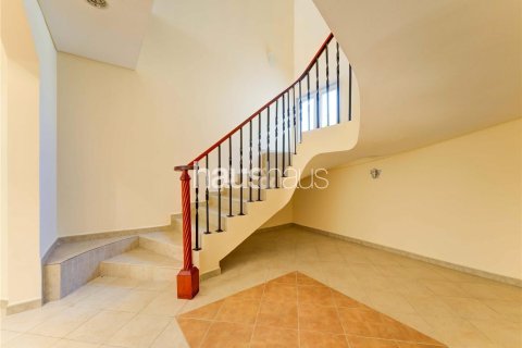Villa en Dubai Investment Park, Dubai, 5 dormitorios, 577 m², № 43436 - foto 11