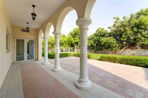 Villa en Dubai Investment Park, Dubai, 5 dormitorios, 577 m², № 43436 - foto 4