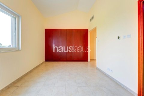 Villa en Dubai Investment Park, Dubai, 5 dormitorios, 577 m², № 43436 - foto 19