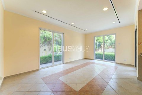 Villa en Dubai Investment Park, Dubai, 5 dormitorios, 577 m², № 43436 - foto 13